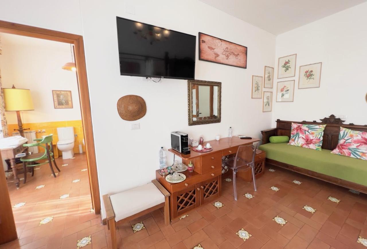 Hotel La Terrazza Di Anna Sassari Zewnętrze zdjęcie